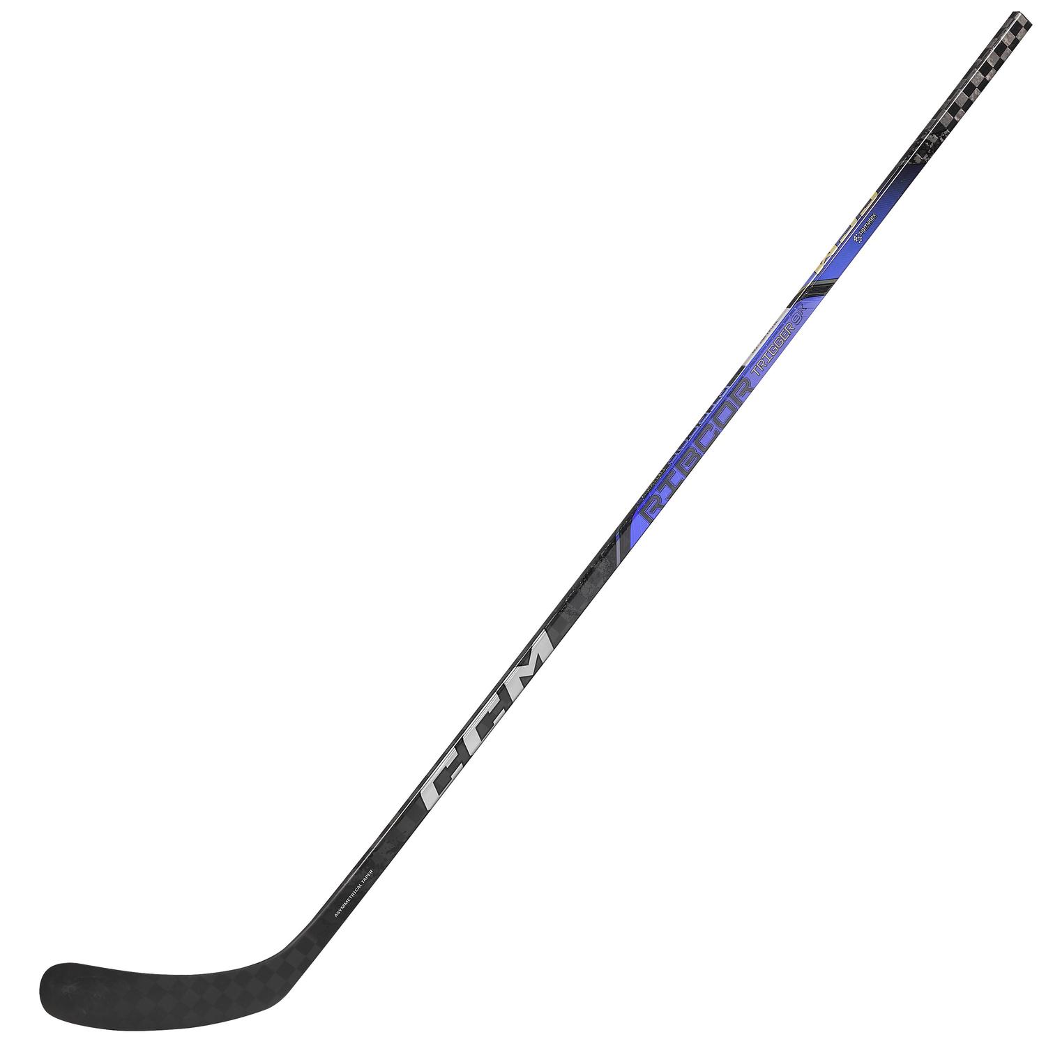 The CCM Ribcor Trigger 9K Senior hockey stick delivers elite performance with a low-kick point, enhanced flex, and lightweight carbon construction for quick shots.