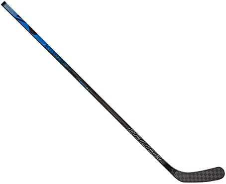 The Bauer Vapor HyperLite Intermediate Composite Hockey Stick is designed for players looking for extreme lightness, quick release and improved durability. The stick weight is reduced to 385 grams, allowing for fast and efficient play.