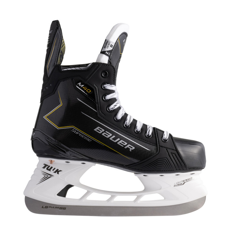 The BAUER Supreme M40 SR Hockey Skates offer an optimal blend of performance and comfort for dedicated players, featuring a lightweight and supportive design with advanced technologies. The thermoformable boot molds perfectly to the shape of the foot, ensuring maximum efficiency with every stride.